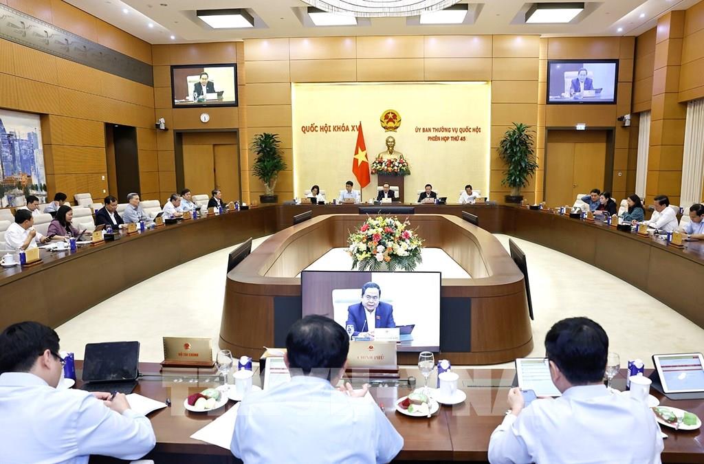 Quang cảnh phiên họp
