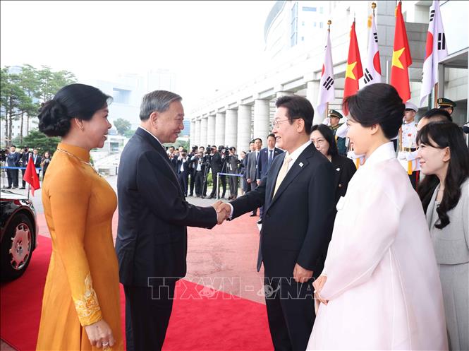 Tổng thống Hàn Quốc chủ trì Lễ đón trọng thể Tổng Bí thư Tô Lâm và Phu nhân 1